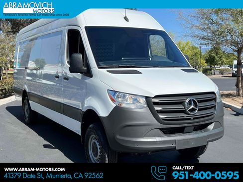 Used 2022 Mercedes-Benz Sprinter 2500 image 1