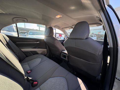 Used 2022 Toyota Camry LE image 28