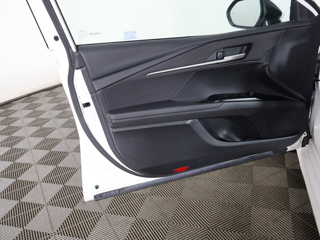 Used 2025 Toyota Camry LE FWD image 18