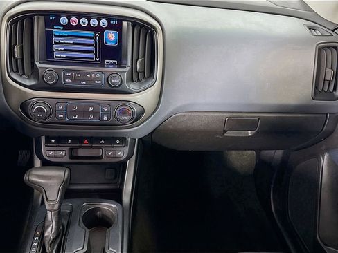 Used 2018 Chevrolet Colorado Z71 image 22