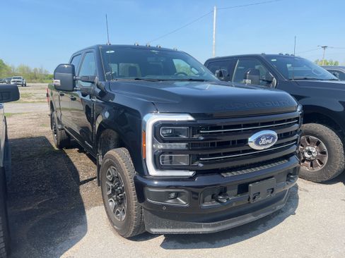 Used 2026 Ford F250 Platinum AWD/4WD image 2