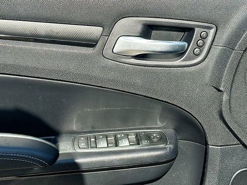 Used 2012 Chrysler 300 S RWD image 18