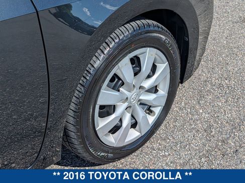 Used 2016 Toyota Corolla LE FWD image 13