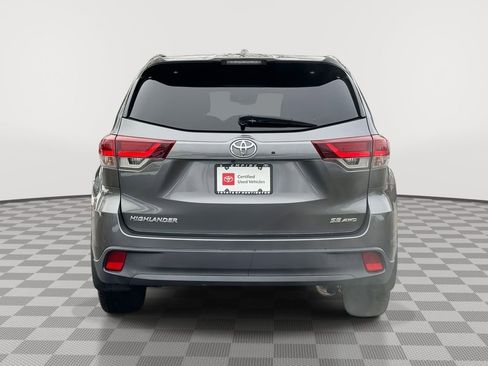 Used 2019 Toyota Highlander SE image 6