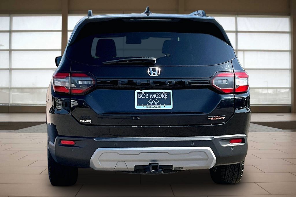 Used 2025 Honda Pilot TrailSport image 4