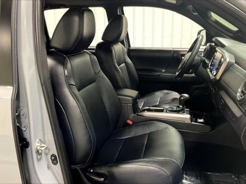 Certified 2021 Toyota Tacoma Limited image 7