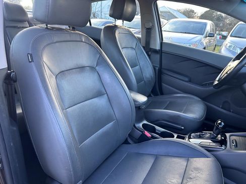 Used 2017 Kia Forte EX image 22