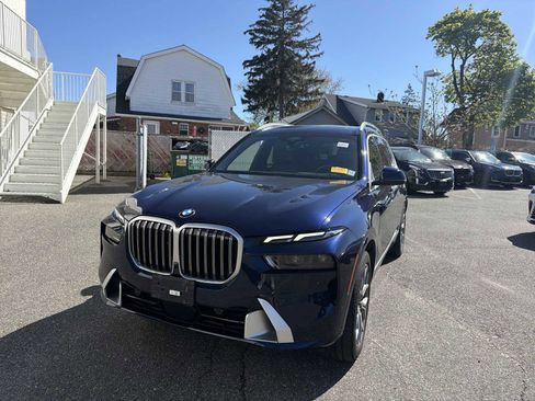 Certified 2024 BMW X7 xDrive40i w/ Premium Package AWD/4WD image 7
