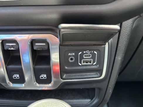 Used 2020 Jeep Wrangler Sport AWD/4WD image 29
