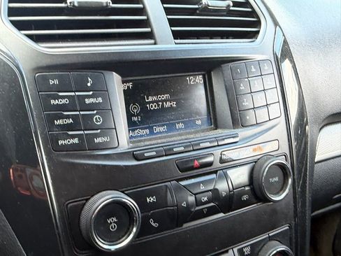Used 2018 Ford Explorer XLT AWD/4WD image 15