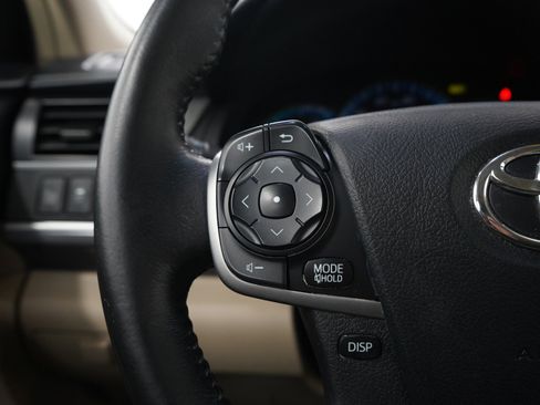 Used 2013 Toyota Camry XLE w/ Leather Pkg FWD image 24