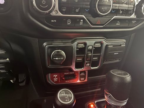 Used 2020 Jeep Gladiator Rubicon w/ LED Lighting Group image 14