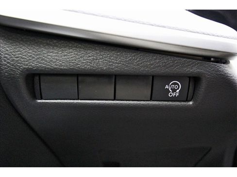 Certified 2025 Nissan Kicks S image 17