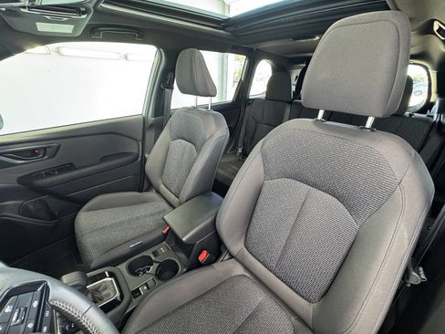 Used 2025 Subaru Forester Premium AWD/4WD image 13