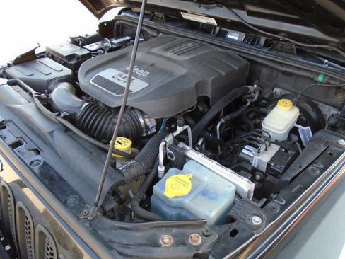 Used 2012 Jeep Wrangler Sport image 18