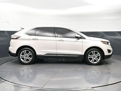Used 2015 Ford Edge Titanium FWD image 4