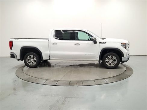 Used 2025 GMC Sierra 1500 SLT image 8
