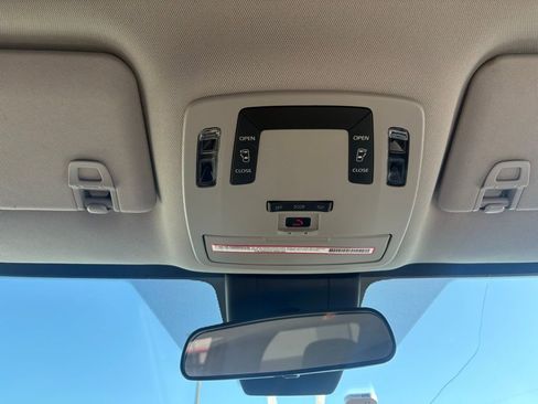 Used 2022 Toyota Sienna LE FWD image 11