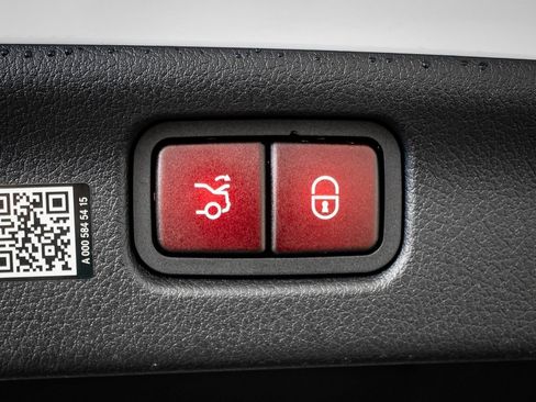 Used 2024 Mercedes-Benz C 300 4MATIC Sedan image 20