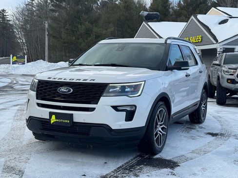 Used 2018 Ford Explorer Sport w/ Equipment Group 401A image 2