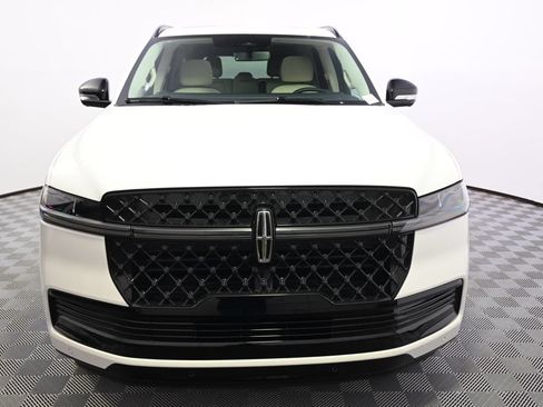 New 2027 Lincoln Navigator Reserve w/ Jet Appearance Package AWD/4WD image 10