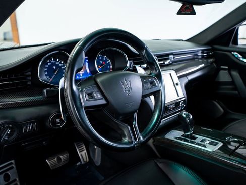 Used 2014 Maserati Quattroporte GTS RWD image 28