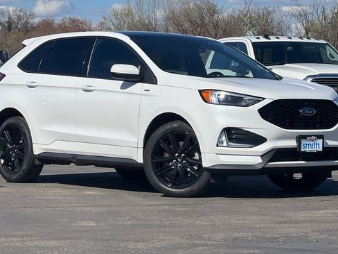 Used 2023 Ford Edge ST-Line w/ Class II Trailer Tow Package AWD/4WD image 3