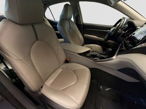 Used 2023 Toyota Camry XSE image 15