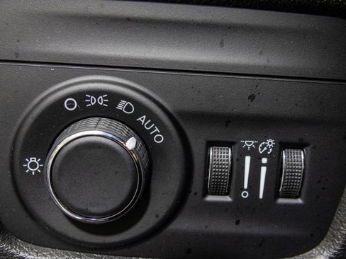 Used 2023 Jeep Grand Cherokee L Laredo image 35