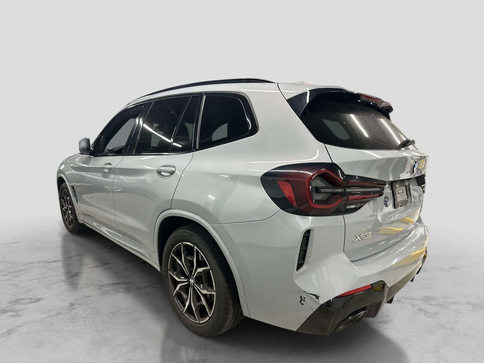 Used 2023 BMW X3 xDrive30i w/ M Sport Package AWD/4WD image 3