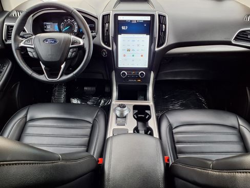 Certified 2024 Ford Edge SEL w/ Convenience Package image 9