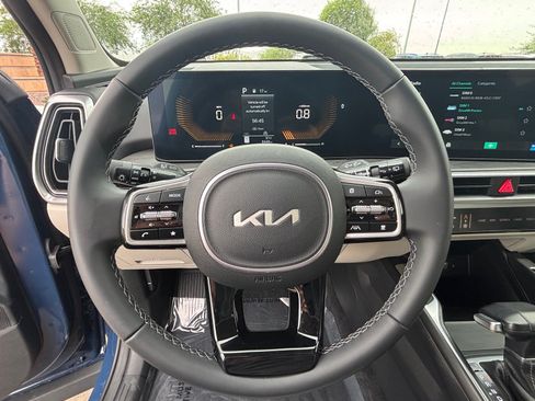 Certified 2025 Kia Sorento X-Line EX AWD/4WD image 12