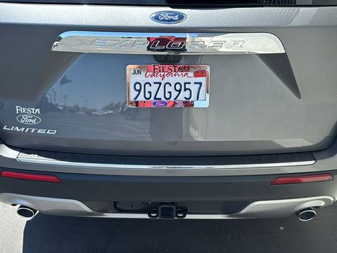 Certified 2023 Ford Explorer Limited w/ Limited Technology Package RWD image 7