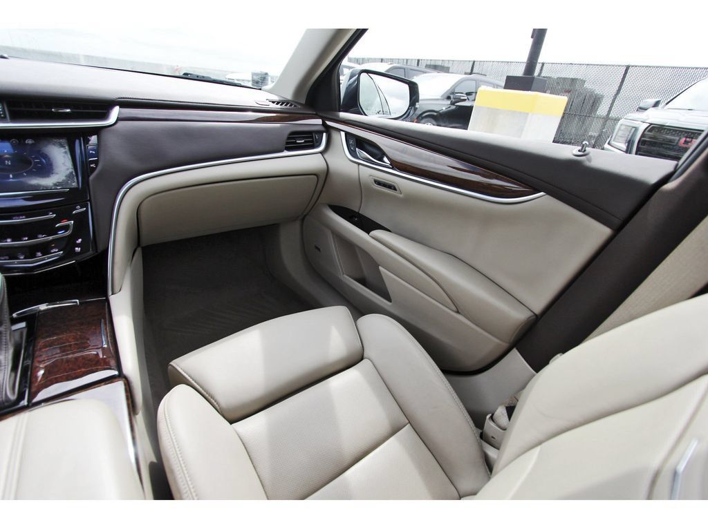 Used 2014 Cadillac XTS Luxury w/ Driver Awareness Package FWD image 10