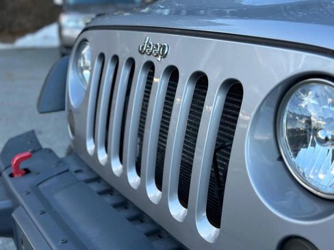 Used 2016 Jeep Wrangler Unlimited Rubicon image 32