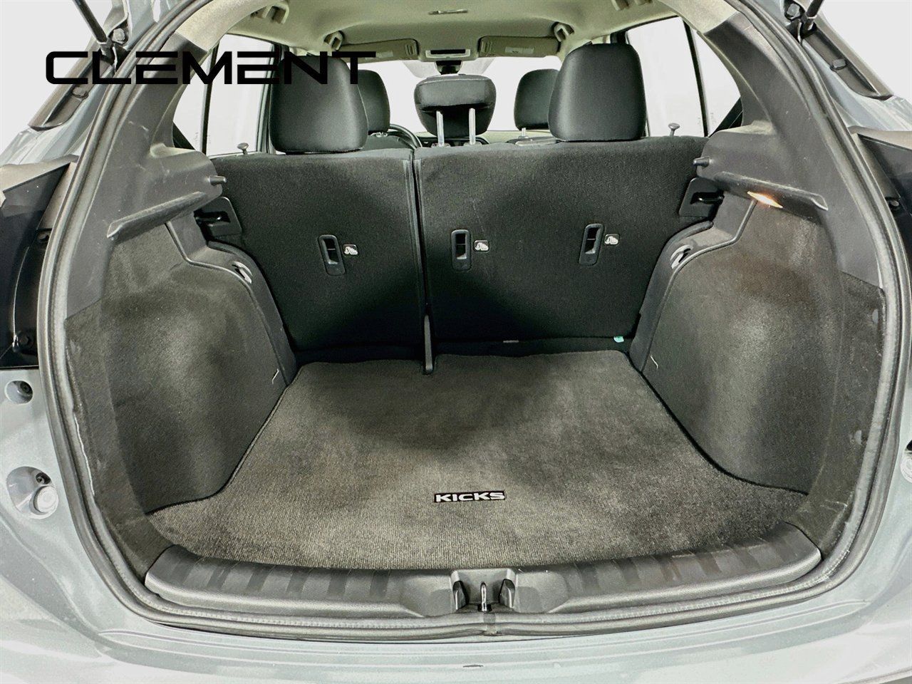 Used 2023 Nissan Kicks SV FWD image 11