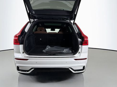 Certified 2023 Volvo XC60 B5 Plus w/ Protection Package Premier AWD/4WD image 26