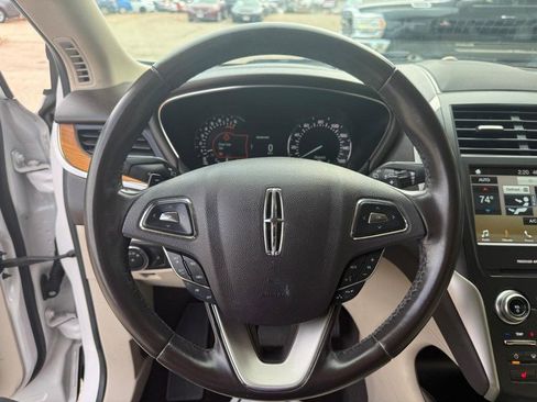 Used 2018 Lincoln MKC Select w/ Select Plus Package image 22