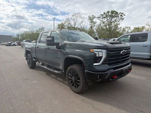 Used 2025 Chevrolet Silverado 2500 LT w/ Trail Boss Package image 4