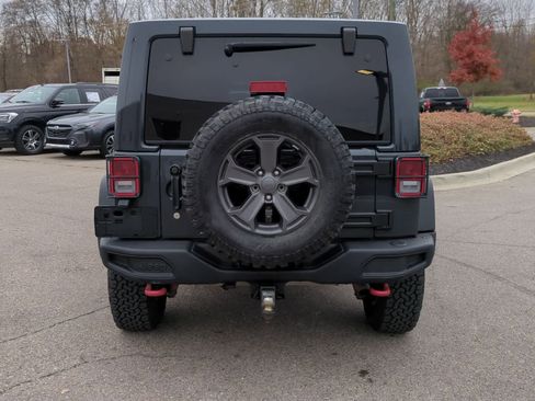 Used 2018 Jeep Wrangler Unlimited Rubicon w/ Connectivity Group image 7