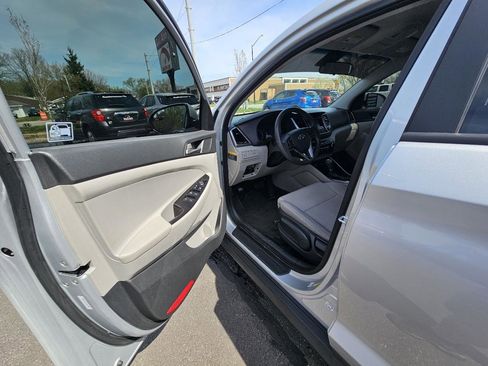 Used 2018 Hyundai Tucson SE image 18