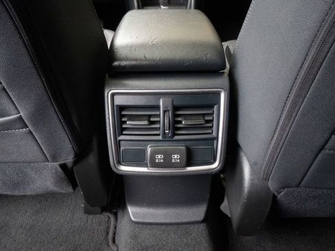 Used 2023 Subaru Forester Premium AWD/4WD image 18