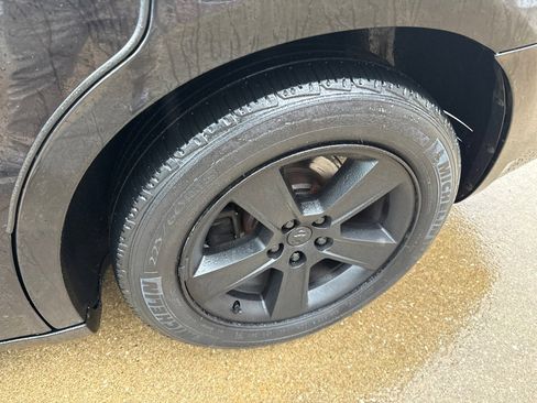 Used 2010 Dodge Charger Rallye image 17