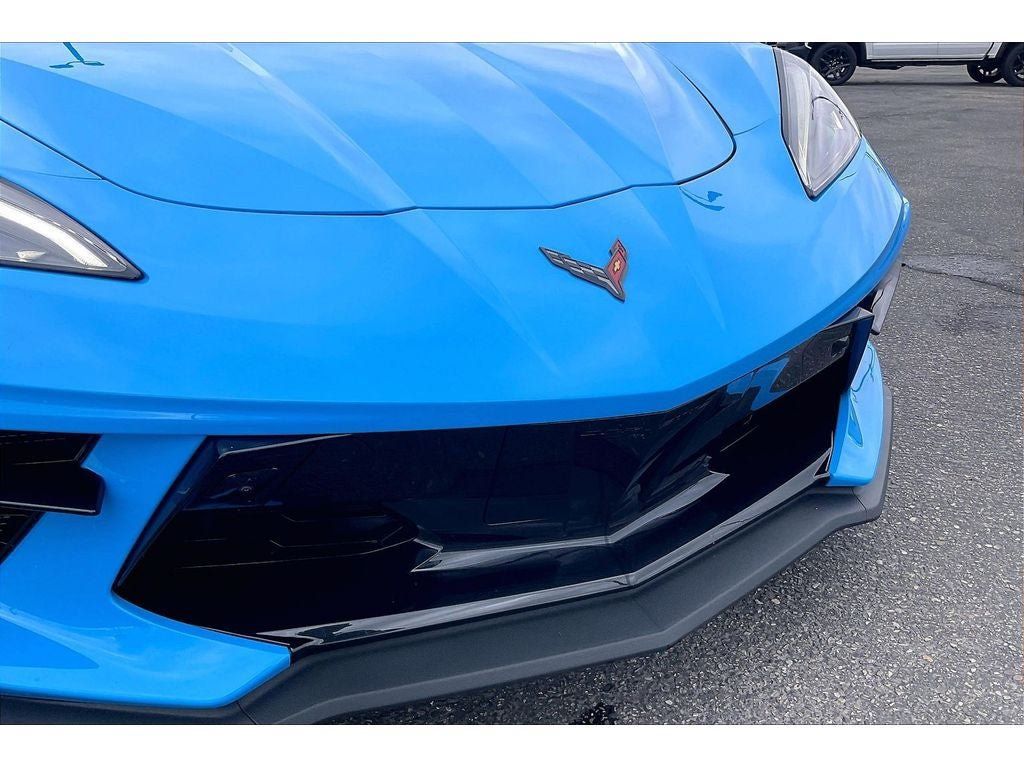 Used 2025 Chevrolet Corvette Stingray Premium Cpe w/ Z51 Performance Package RWD image 27