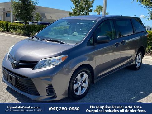 Used 2020 Toyota Sienna L FWD image 9