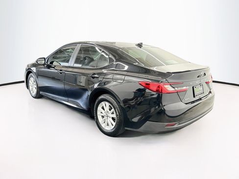 Used 2025 Toyota Camry LE FWD image 5