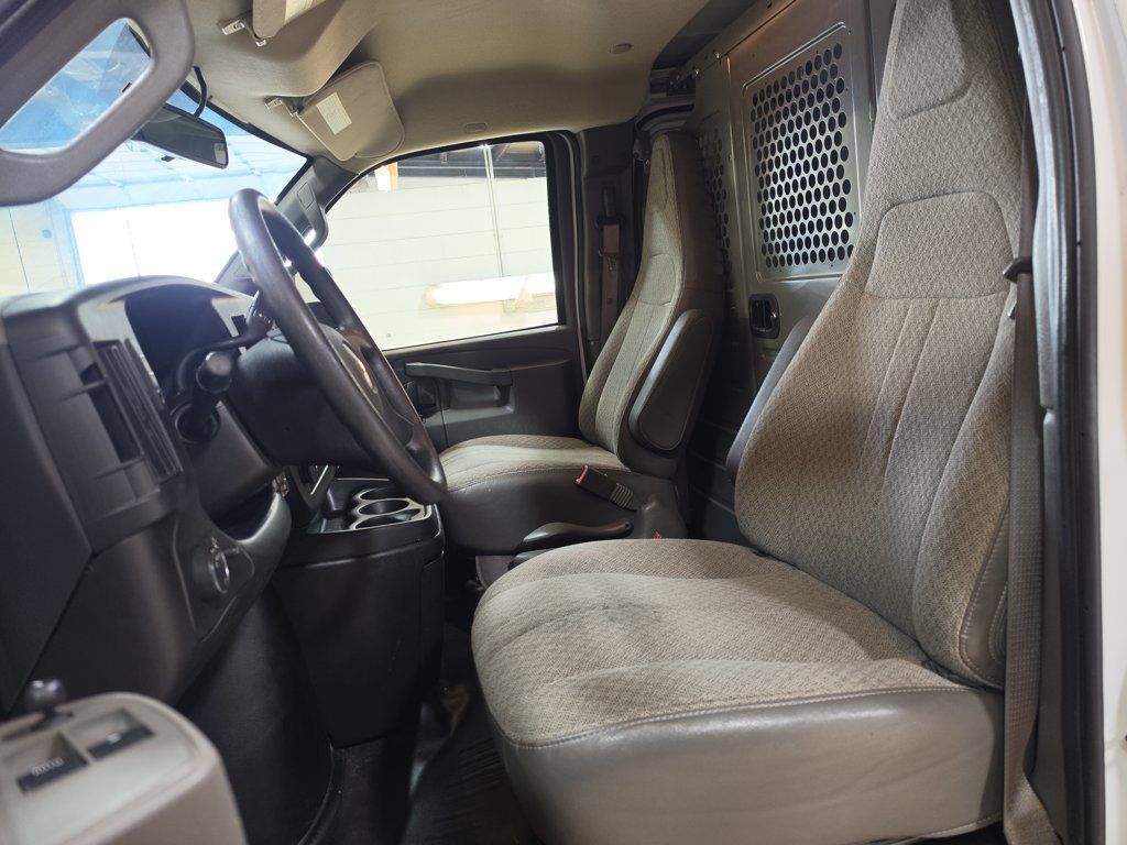 Used 2023 Chevrolet Express 3500 Extended RWD image 16