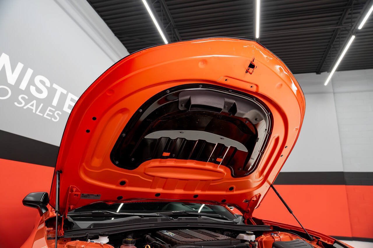 Used 2019 Chevrolet Camaro ZL1 RWD image 16