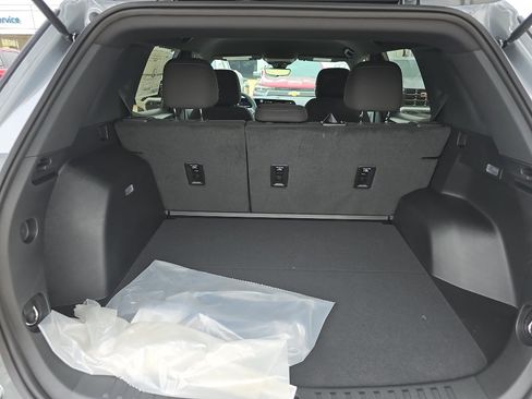 New 2026 Chevrolet Equinox LT w/ Safety and Technology Package FWD image 12