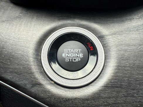 Used 2021 Jeep Grand Cherokee L Limited image 21